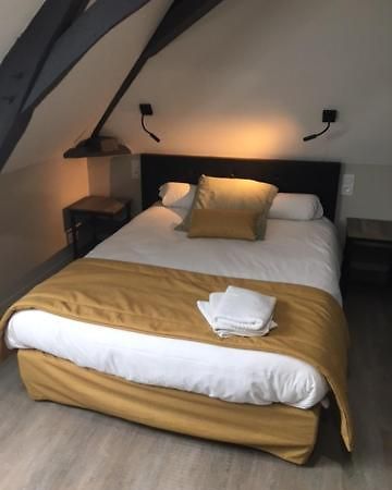 Le Relais Hotel Saint-Quentin-les-Anges Exterior foto